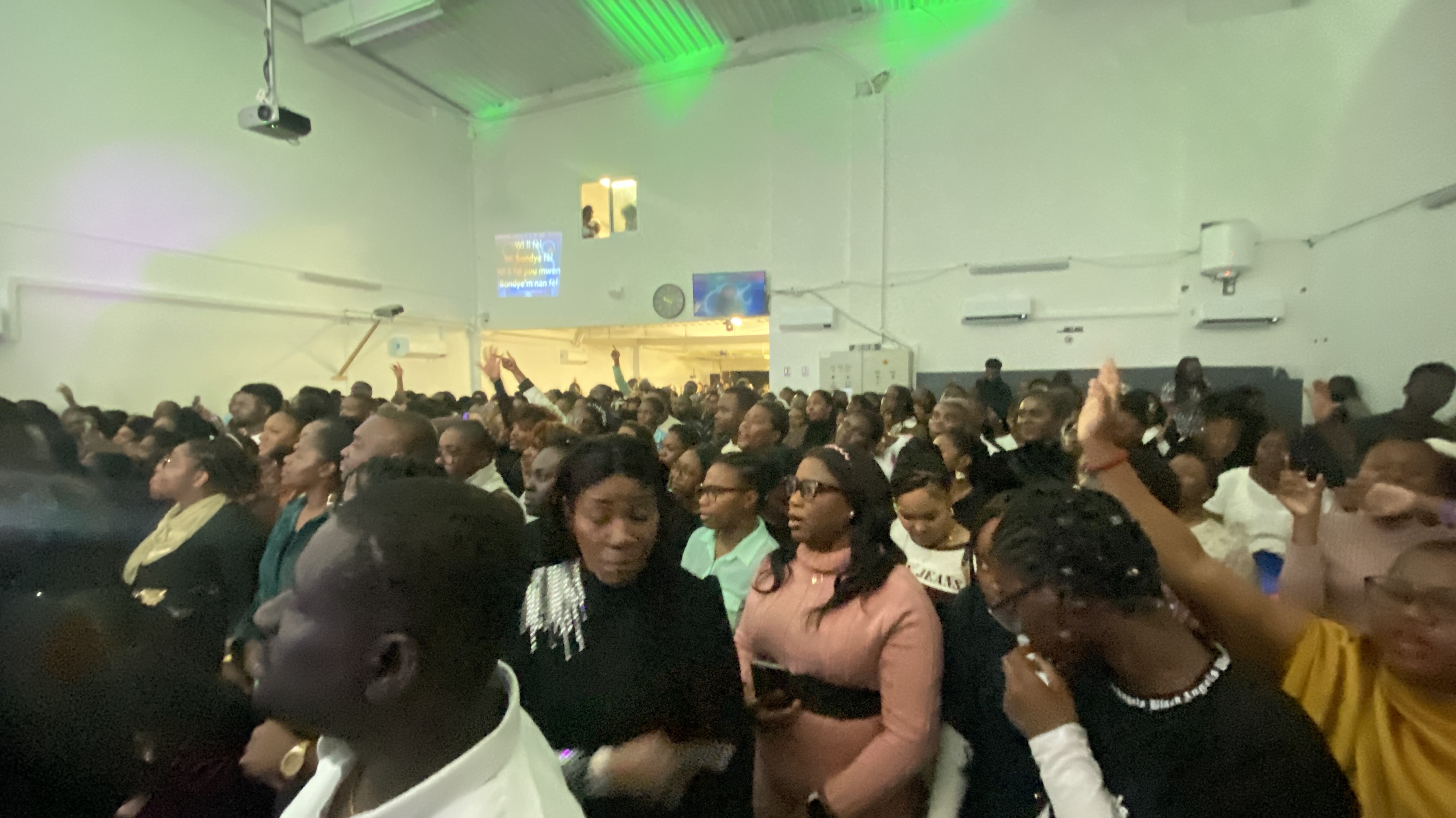 Concert SOS Tour Paris (Rosena J . Orys